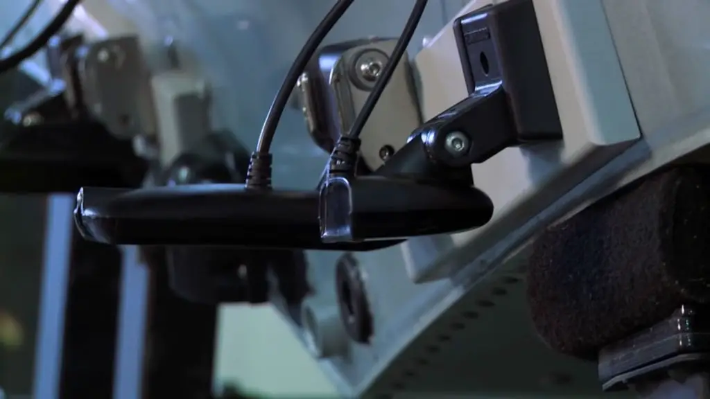 install a fish finder transducer